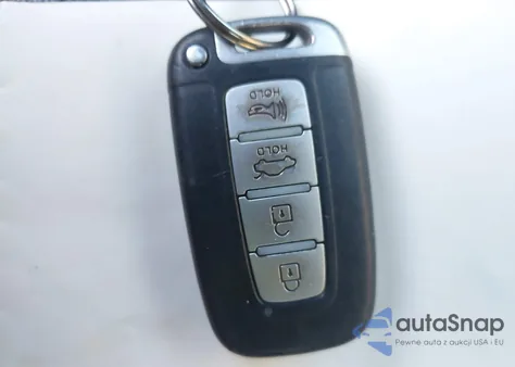 2011 Hyundai Elantra Limited (Ulsan Plant) from USA, damaged, VIN KMHDH4AE0BU157336